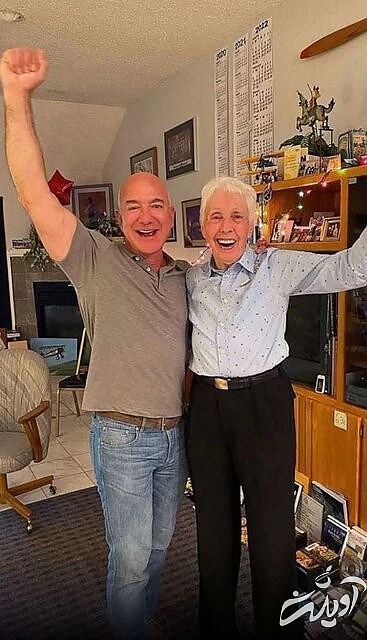 حضور یک زن ۸۲ ساله در اولین پرواز فضایی "بلو اوریجین" متعلق به مالک آمازون